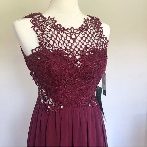 City triangles Red Merlot Sleeveless Slit Dress - Picture 2 of 15